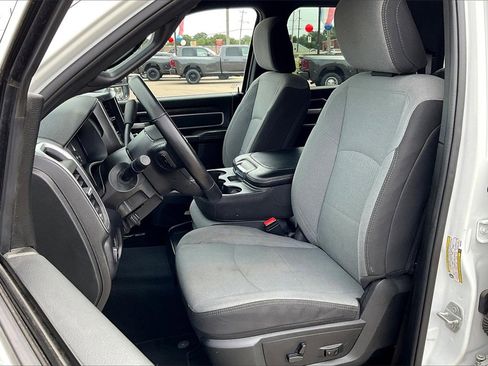 Used 2024 RAM 3500 Big Horn image 25