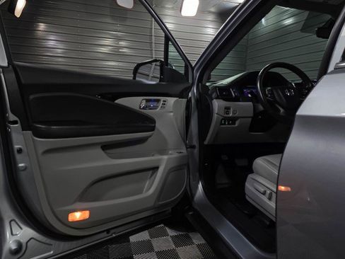 Used 2021 Honda Pilot Touring image 36