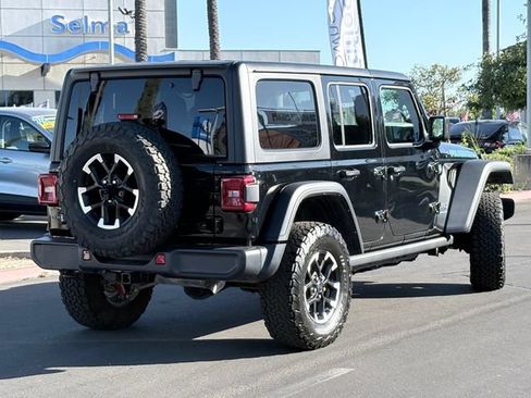 Used 2025 Jeep Wrangler Unlimited Rubicon 4xe w/ Convenience Group AWD/4WD image 5