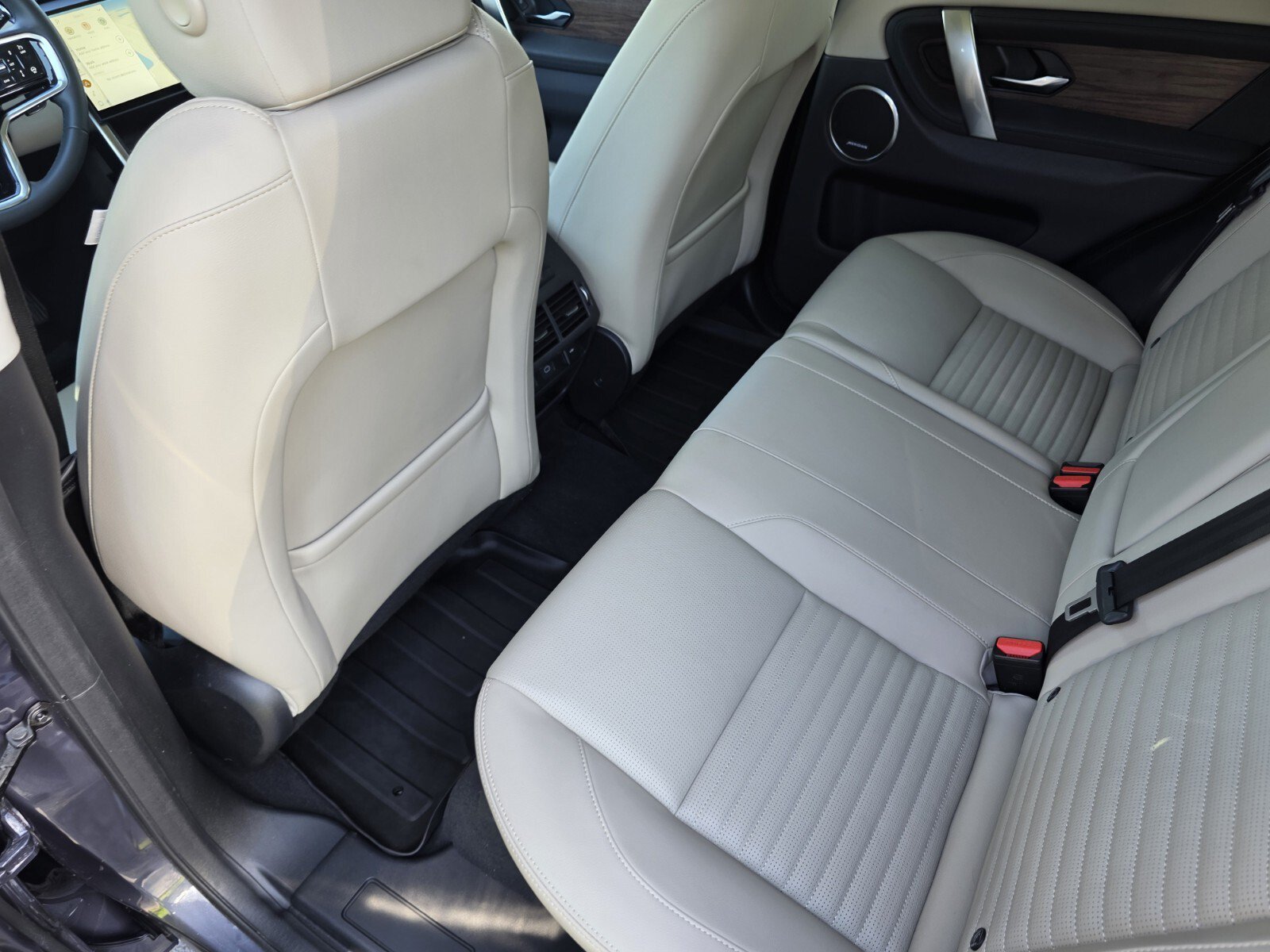 Certified 2024 Land Rover Discovery Sport S AWD/4WD image 15