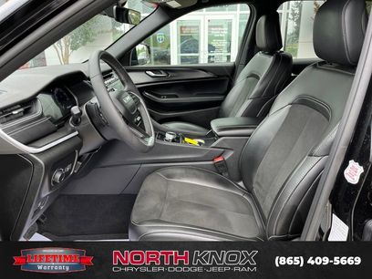 Used 2025 Jeep Grand Cherokee Altitude