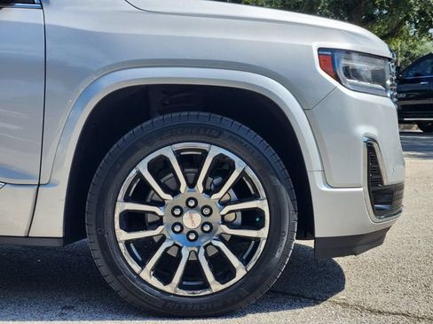 Used 2020 GMC Acadia Denali w/ Technology Package FWD image 9