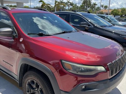 Used 2019 Jeep Cherokee Trailhawk w/ Trailer Tow Group AWD/4WD image 1