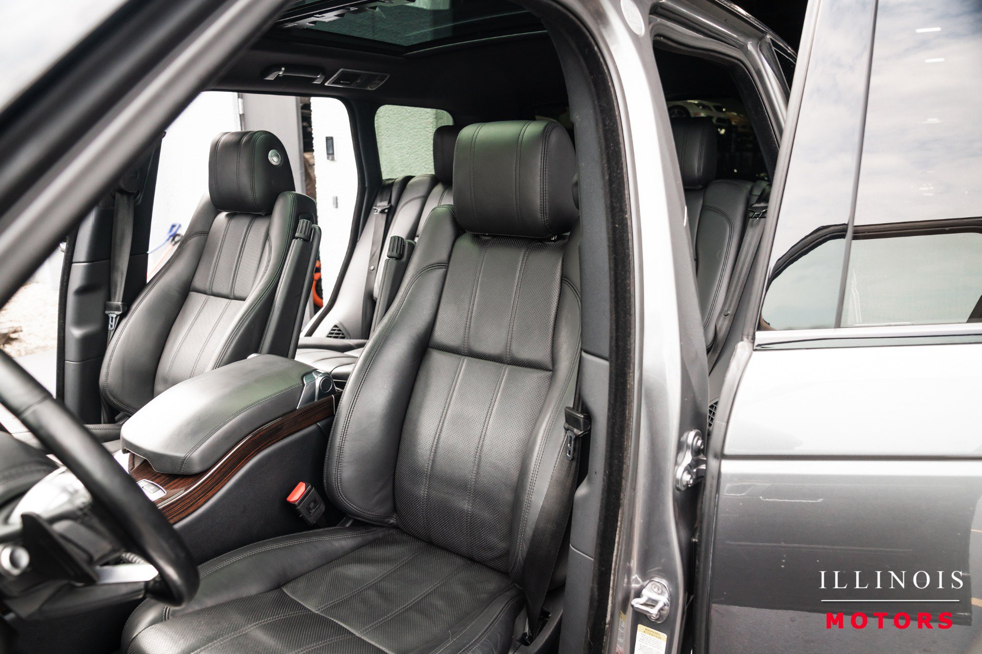 Used 2015 Land Rover Range Rover HSE AWD/4WD image 17