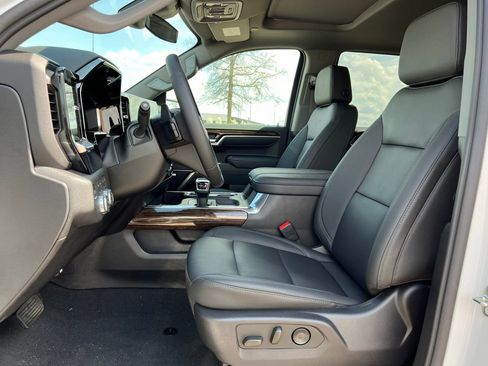 New 2026 GMC Sierra 1500 Elevation w/ Elevation Premium Package AWD/4WD image 4