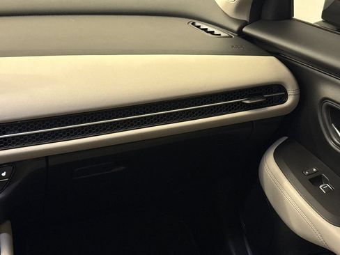 Certified 2025 Honda HR-V EX-L image 17