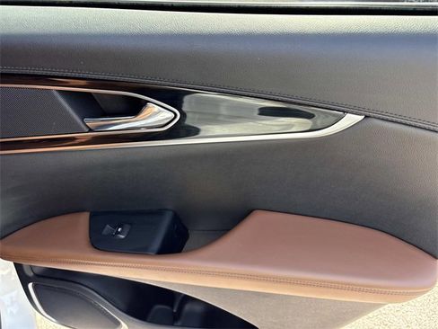 Used 2022 Lincoln Nautilus Reserve image 20