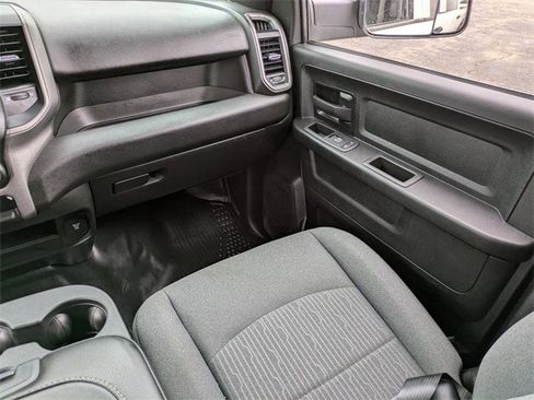 Used 2022 RAM 2500 Tradesman w/ Chrome Appearance Group image 17