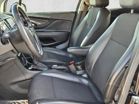 Used 2022 Buick Encore Preferred image 16