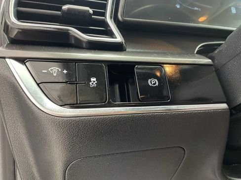 Certified 2024 Kia Sportage EX FWD image 20