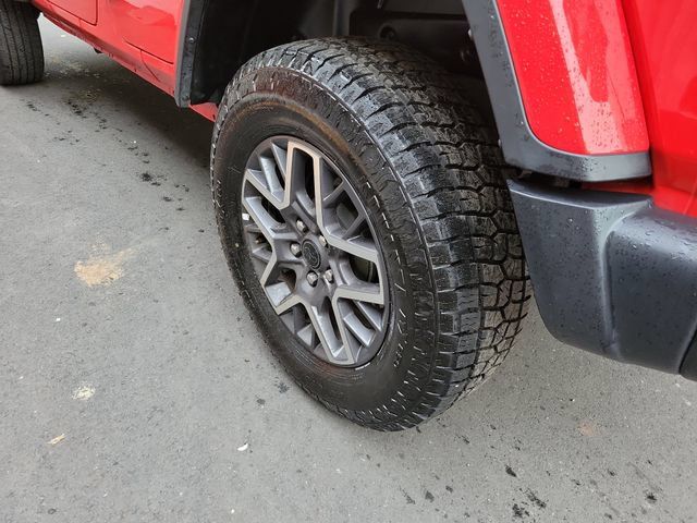 Used 2025 Jeep Wrangler Unlimited Sahara AWD/4WD image 31