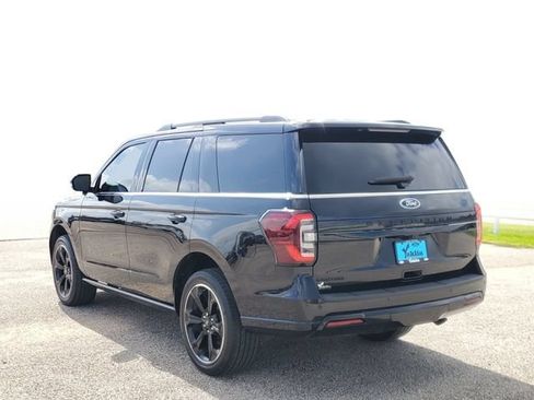 Used 2023 Ford Expedition Limited RWD image 4