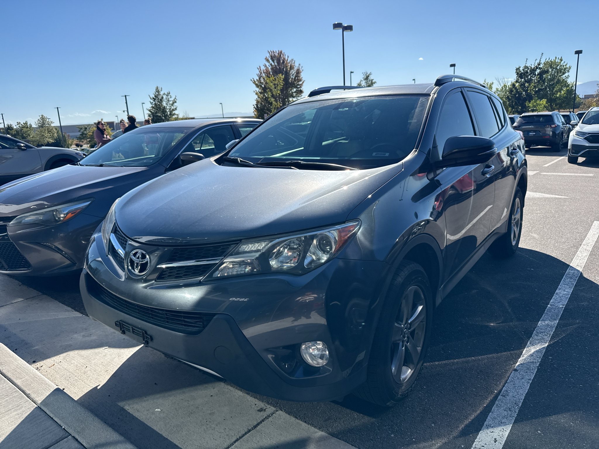 Used 2015 Toyota RAV4 XLE FWD image 1