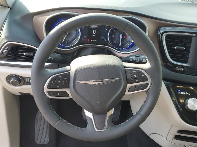 Used 2024 Chrysler Voyager LX FWD image 25
