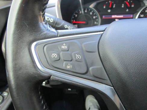 Used 2019 Chevrolet Equinox LT AWD/4WD image 18