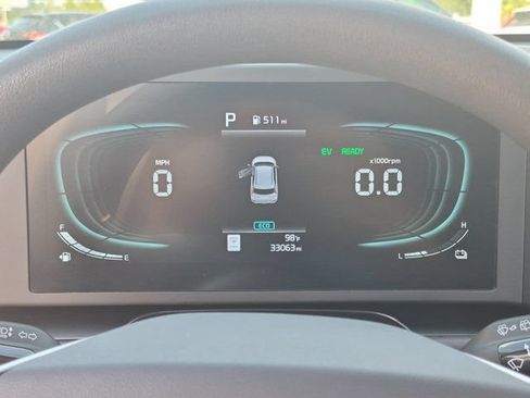 Used 2025 Kia Niro LX FWD image 16