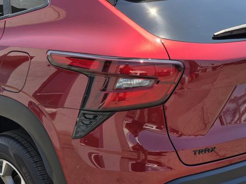 Used 2025 Chevrolet Trax LT w/ Driver Confidence Package image 15