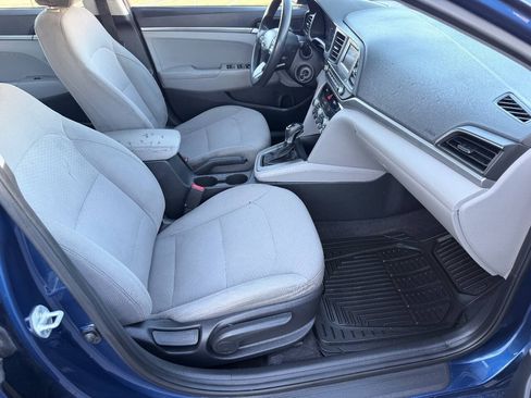 Used 2020 Hyundai Elantra SE FWD image 31