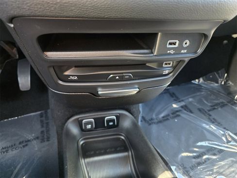 Used 2019 Chrysler Pacifica Limited w/ Advanced Safetytec Group image 27