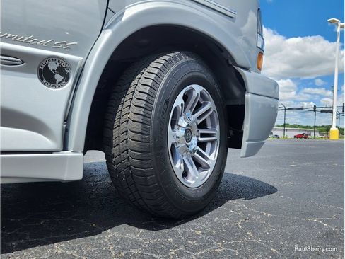 Used 2020 Chevrolet Express 2500 w/ Enhanced Convenience Package RWD image 21