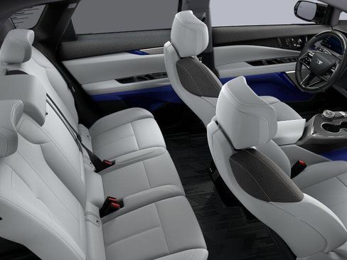 New 2026 Cadillac Optiq Luxury 1 w/ LPO, Floor Liner Package image 31