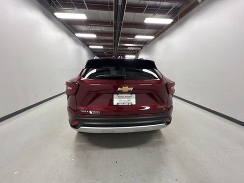 Certified 2024 Chevrolet Trax LT w/ Driver Confidence Package FWD image 7