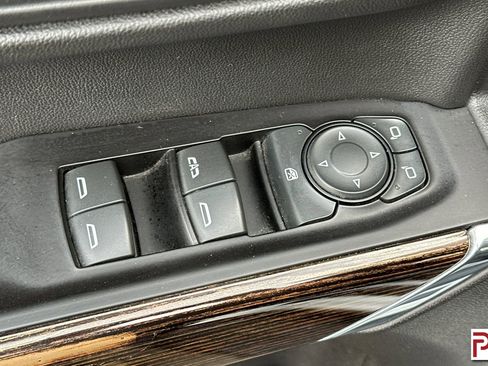 Used 2020 GMC Sierra 1500 Elevation w/ Elevation Value Package image 13