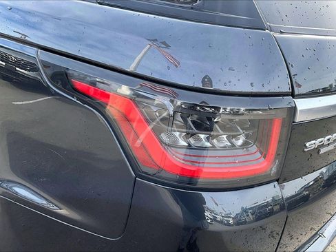 Used 2018 Land Rover Range Rover Sport HSE image 24