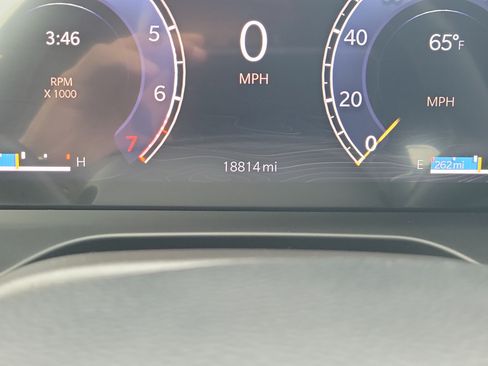 Used 2024 Jeep Grand Cherokee L Laredo RWD image 24