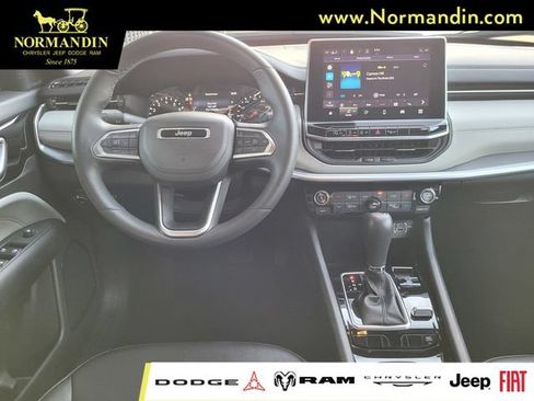 Used 2025 Jeep Compass Limited AWD/4WD image 7
