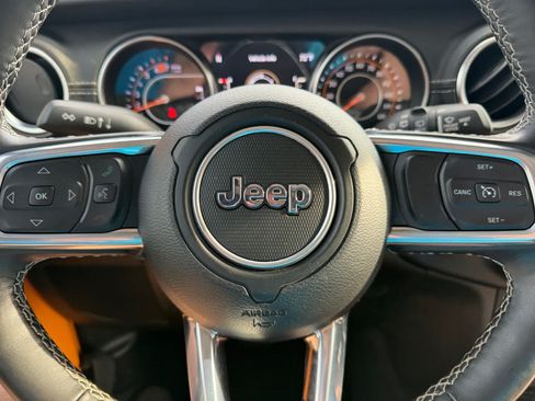 Used 2021 Jeep Wrangler Unlimited Sahara w/ Uconnect 4C Nav & Sound Group AWD/4WD image 15