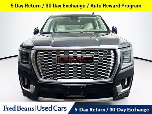 Used 2023 GMC Yukon XL Denali AWD/4WD image 3