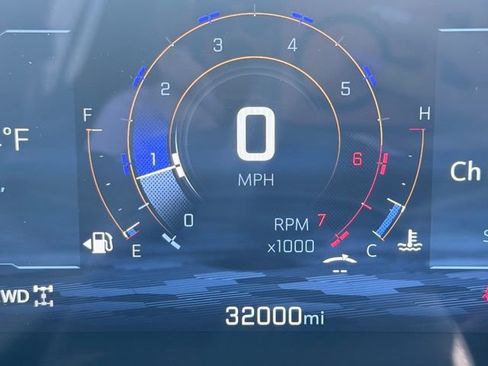 Used 2025 Chevrolet Equinox RS AWD/4WD image 13