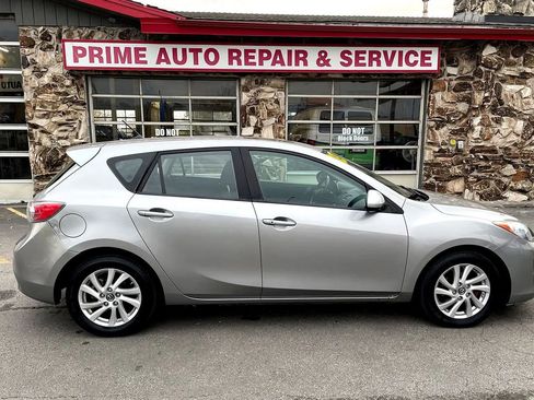 Used 2013 MAZDA MAZDA3 i Touring image 8