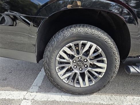 Certified 2025 Chevrolet Suburban Z71 image 23