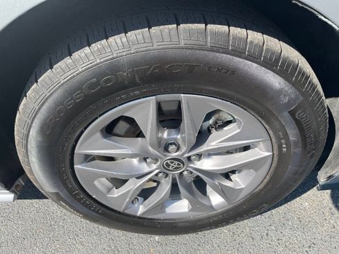Used 2021 Toyota Sienna LE FWD image 11