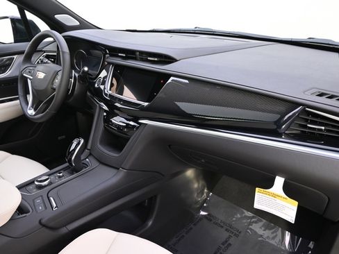 New 2025 Cadillac XT6 Sport image 15