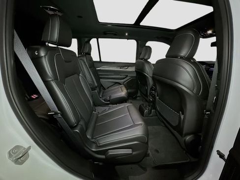 New 2025 Jeep Grand Cherokee L Limited w/ Luxury Tech Group II image 32