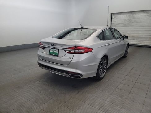 Used 2017 Ford Fusion SE w/ Fusion SE Technology Package image 9