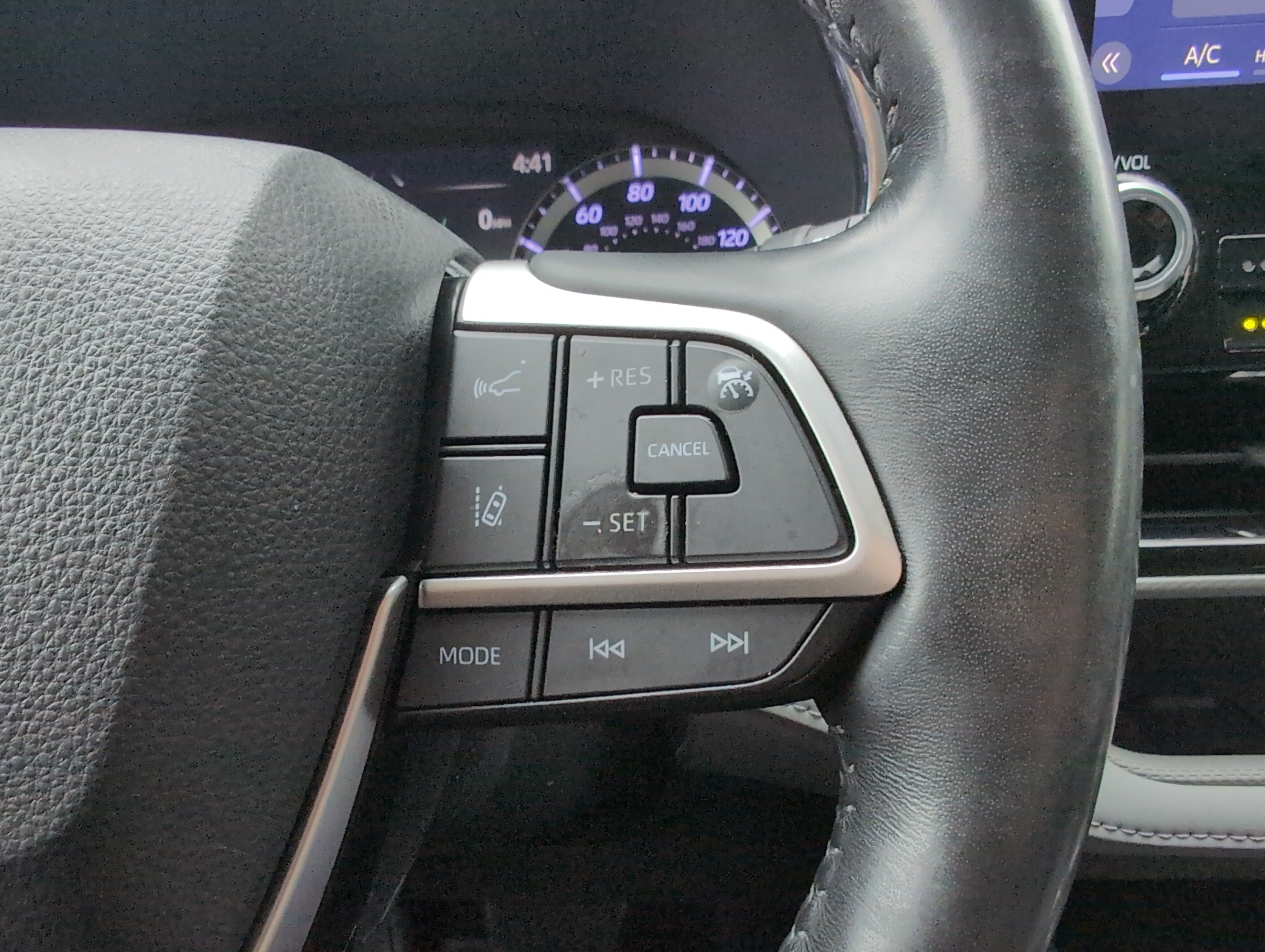 Used 2022 Toyota Highlander Platinum FWD image 20