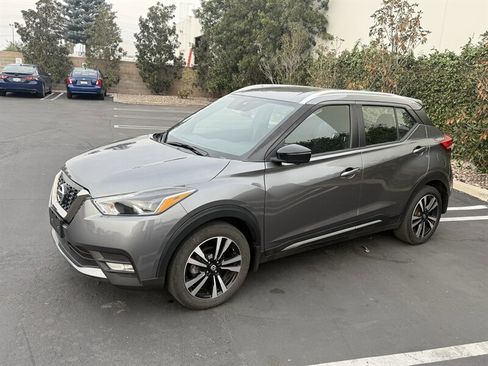 Used 2020 Nissan Kicks SR image 5