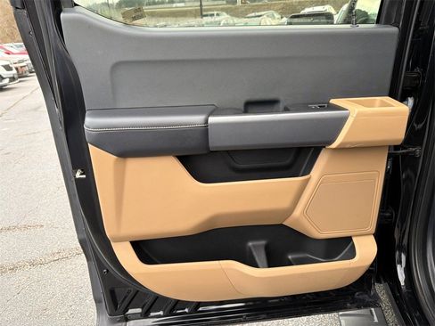 Used 2021 Ford F150 XLT image 21