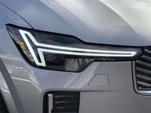 Certified 2026 Volvo XC90 B6 Plus w/ Protection Package Premier image 7