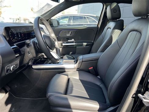 Used 2025 Mercedes-Benz GLA 250 4MATIC image 17