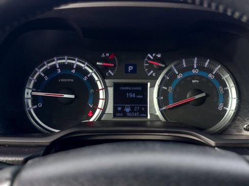 Used 2017 Toyota 4Runner SR5 Premium image 9