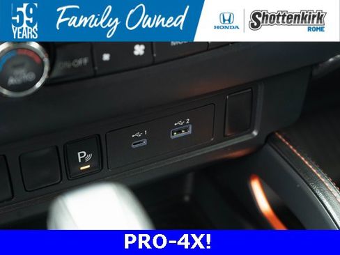 Used 2023 Nissan Frontier PRO-4X w/ Technology Package image 31
