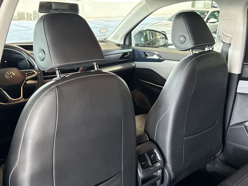 Certified 2022 Volkswagen Taos SE FWD image 23