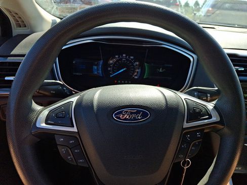 Used 2014 Ford Fusion SE FWD image 22