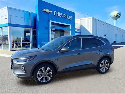 Used 2023 Ford Escape Platinum image 8