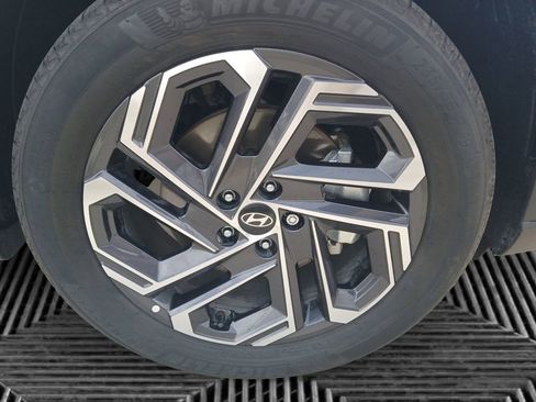 Used 2025 Hyundai Tucson Limited AWD/4WD image 5
